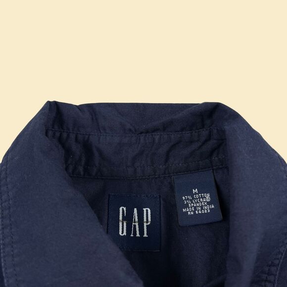 90s size M blue GAP shirt, vintage 1990s mens short sleeve dark blue button down - Picture 4 of 5